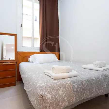 Estudio En Gracia דירה